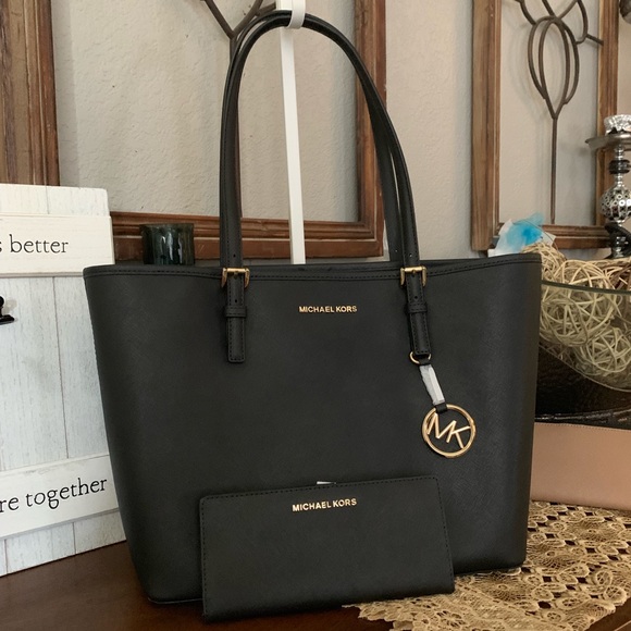 New MK 🖤bag and wallet received for @leanicash - Picture 5 of 8